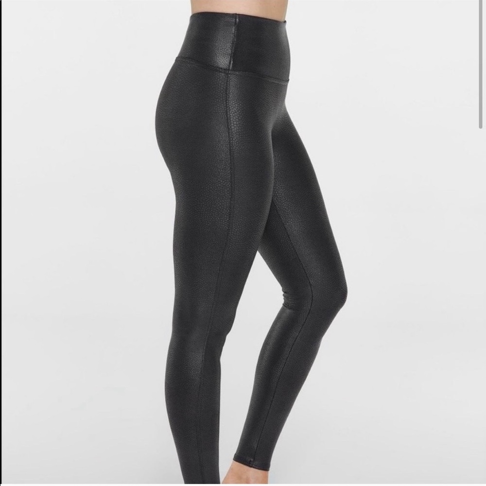 Spanx Faux Leather Pebble Stone Gray and Black